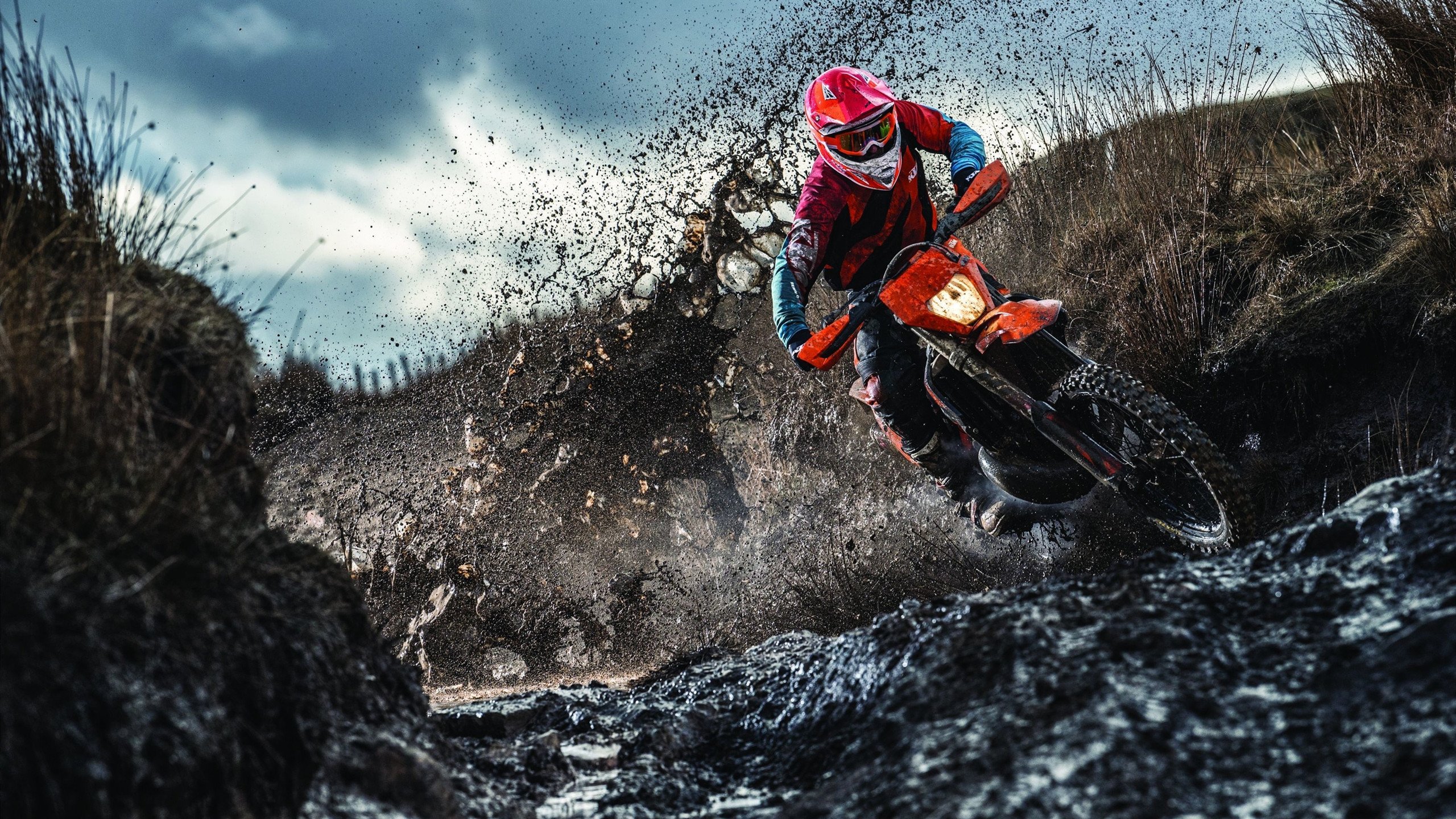 开云体育官方app-战火蔓延全球，女子足球再掀狂潮，女子足球比赛